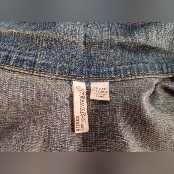 A St. John's Bay Blue Denim Women's Jacket - Picture 9 of 10